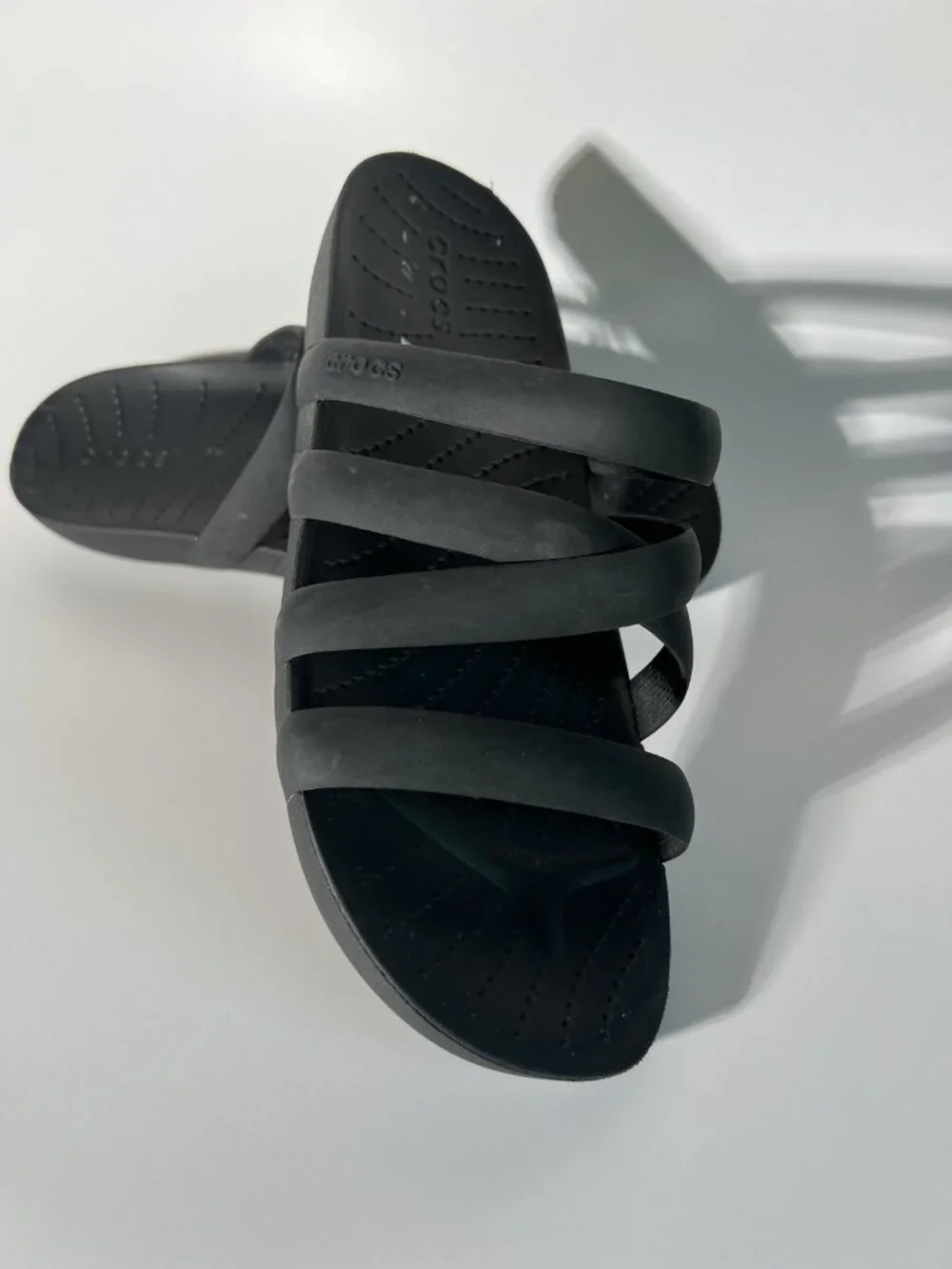 CROCS Patricia Black Sandal Flip Flop Womens Size 8 Comfy Travel Beach - Picture 16 of 16